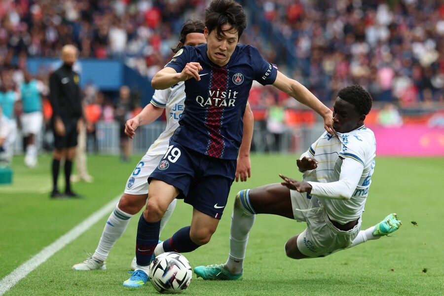 ‘90분 풀타임+미드필더 평점 1위’ 이강인, PSG 연속 선발…챔스 준결승 기회잡을까 ‘로리앙과 2-2 무승부’
