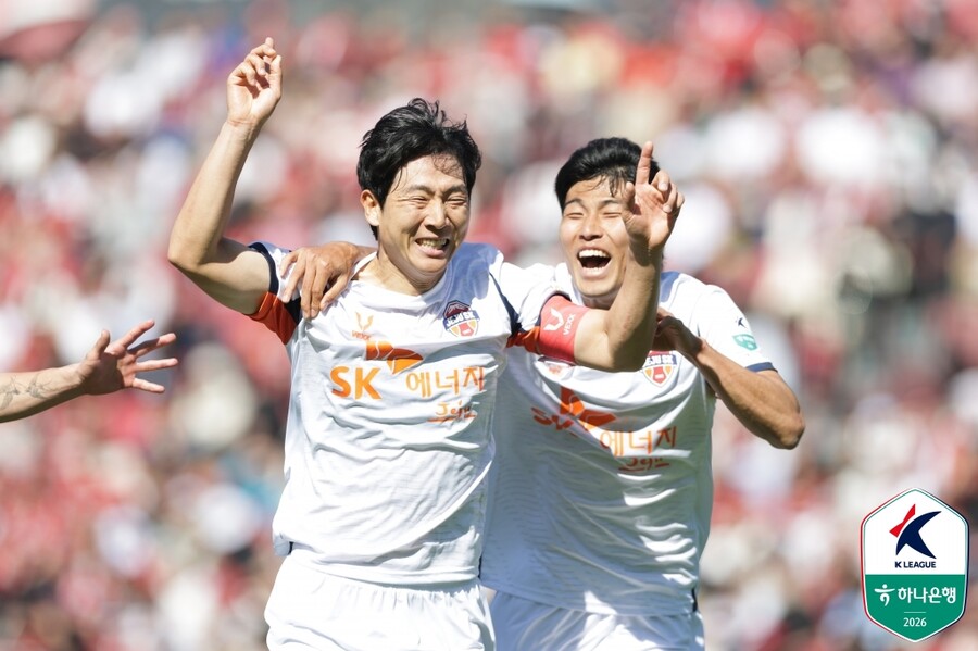 ▲ 어린이날인 5일 부천종합운동장에서 부천FC1995와 제주SK의 프로축구 K리그1 12라운드가 열렸다. 연고이전 역사와 맞물린 더비전은 뜨거운 장외대결이 펼쳐졌고, 남태희의 골로 제주의 1-0 승리로 끝났다. ⓒ 한국프로축구연맹