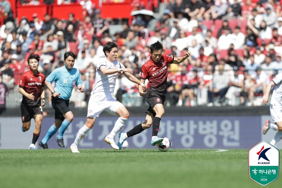 ▲ 어린이날인 5일 부천종합운동장에서 부천FC1995와 제주SK의 프로축구 K리그1 12라운드가 열렸다. 연고이전 역사와 맞물린 더비전은 뜨거운 장외대결이 펼쳐졌고, 남태희의 골로 제주의 1-0 승리로 끝났다. ⓒ 한국프로축구연맹