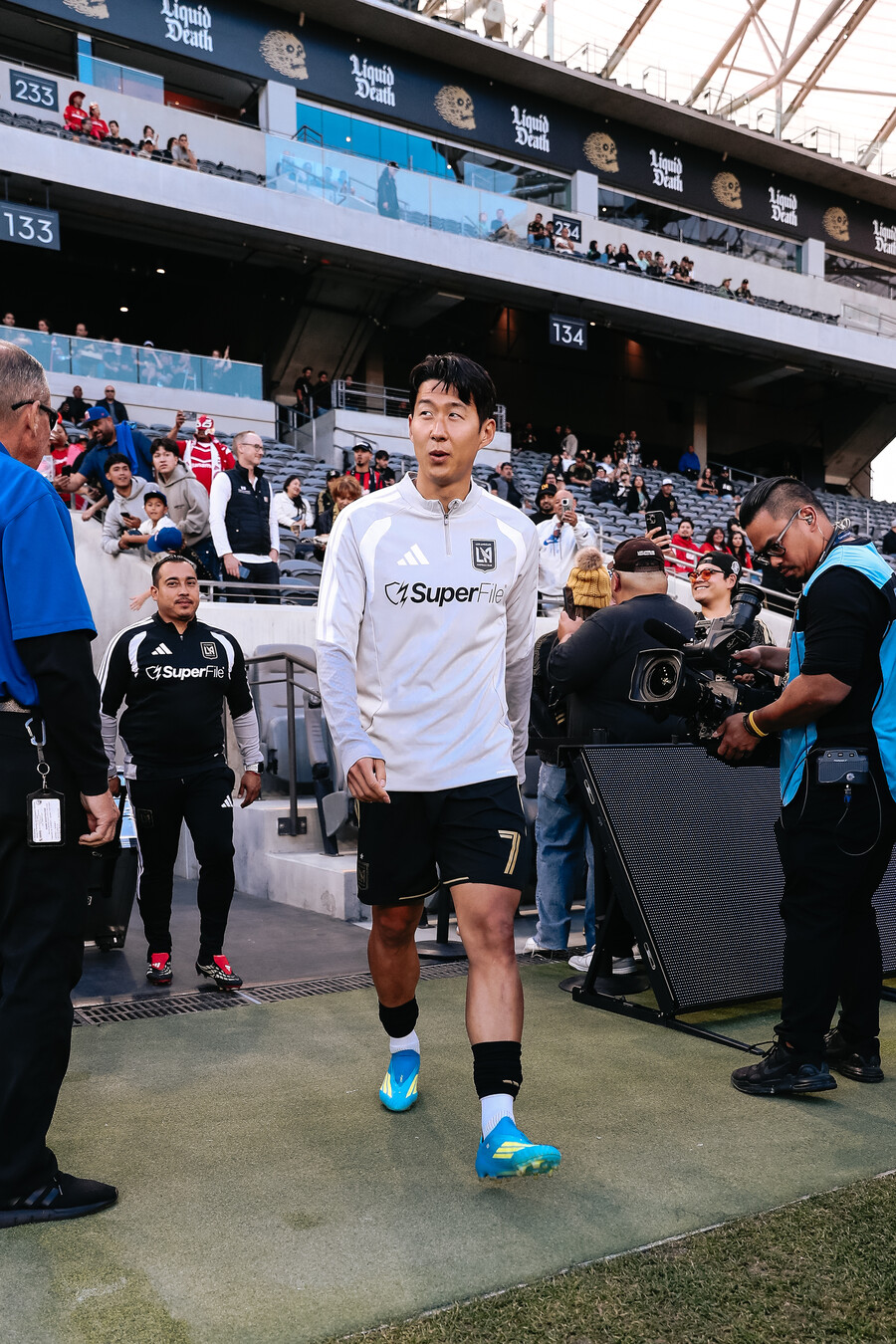 '반가운 순위' 손흥민이 떠먹여줘야 한다…LAFC 美 파워랭킹 상승, 내리막 끝낸 '리그 도움 1위' 값어치