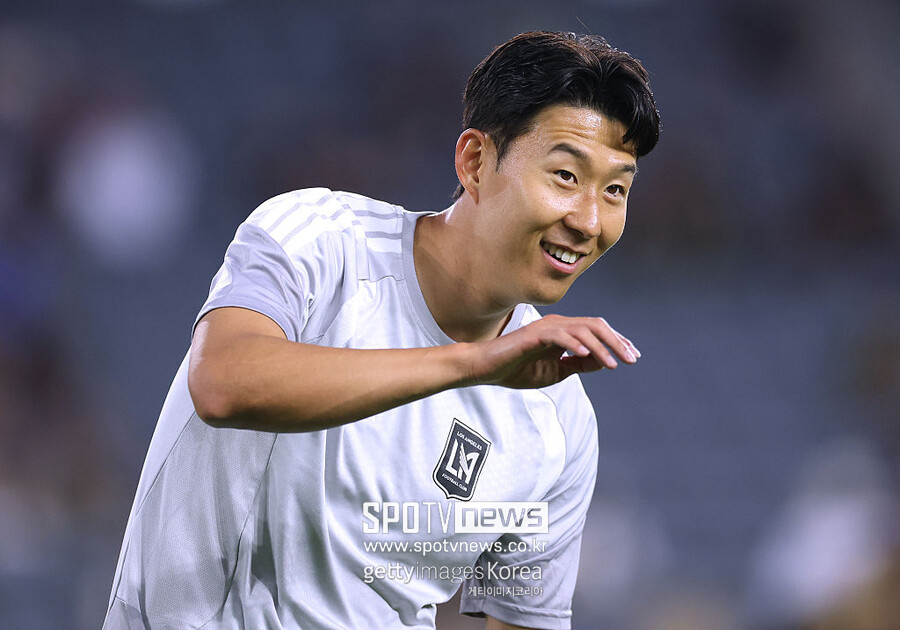 ▲ 손흥민은 올 시즌 공식전 16경기에서 15도움을 기록 중인 그는 경기당 1개에 가까운 생산력을 보여주고 있다. 리그와 챔피언스컵을 가리지 않고 이어지는 손흥민의 연계에도 하루빨리 득점이 터져야 한다는 시선도 있다.  