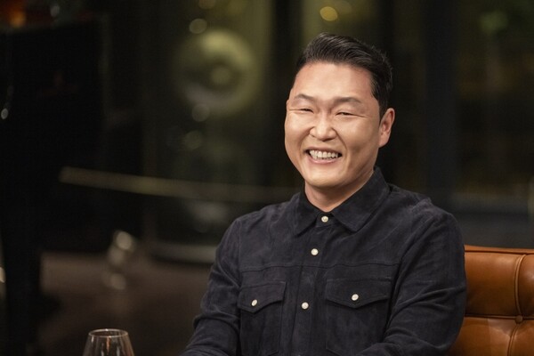▲ 한국 문화의 글로벌 영향력 및 뿌리를 조명하는 프로그램 ‘K-에브리싱’에 출연하는 싸이. 제공|CNN 인터내셔널