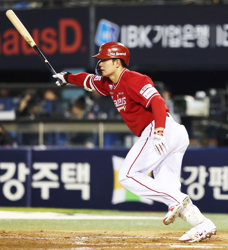 ▲ SSG 이적 후 처음으로 잠실에서 두산 팬들과 만난 김재환은 몇몇 야유를 받기도 했다 ⓒSSG랜더스