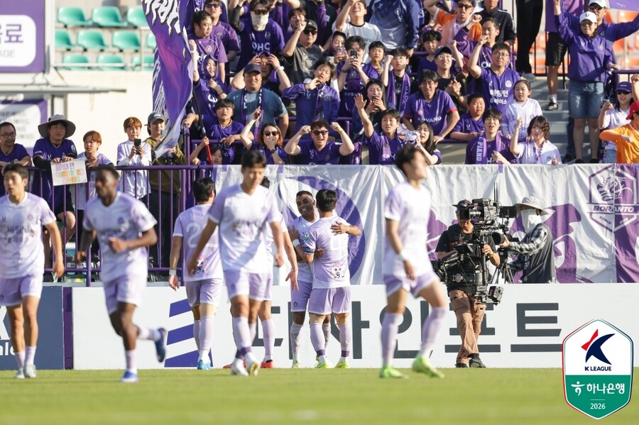▲ 10일 안양종합운동장에서 FC안양과 전북현대의 하나은행 K리그1 2026 13라운드가 열렸다. 두 팀은 후반 들어 한 골씩 주고받으며 1-1로 비겼다. ⓒ 한국프로축구연맹