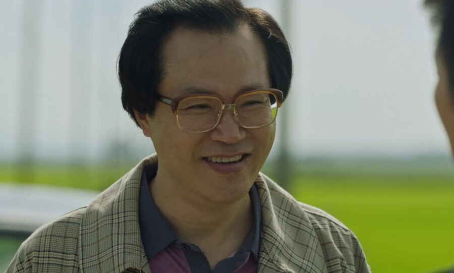 ▲ 백현진이 기존과 다른 따뜻한 캐릭터로 시청자들의 눈길을 사로잡았다. 출처|ENA 월화드라마 ‘허수아비’ 방송 캡쳐