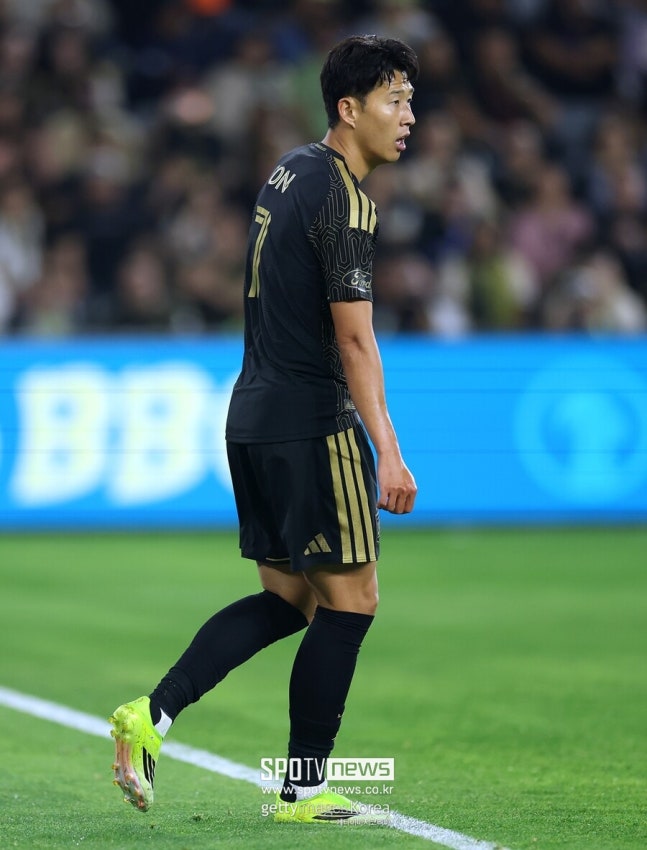 ▲ 손흥민은 지난해 8월 십년간 몸담은 토트넘 홋스퍼를 떠나 MLS 역대 최고 이적료인 2650만 달러에 LAFC 유니폼을 입었다. 올해 MLS에서 두 번째 시즌을 보내는 중이다. 손흥민 연봉은 MLS에서 2위에 해당한다.