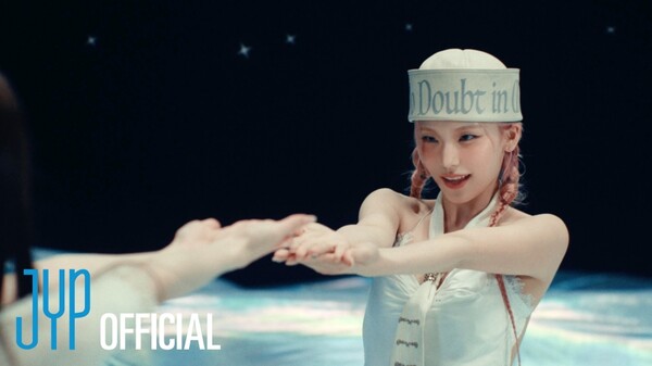'댓츠 어 노노' 안무가와 또 다시 의기투합…있지 '모토' 새 퍼포먼스에 기대감 커진다