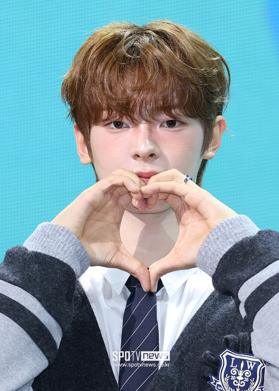 [포토S] 플레어 유 강우진, '하트 뿅!'