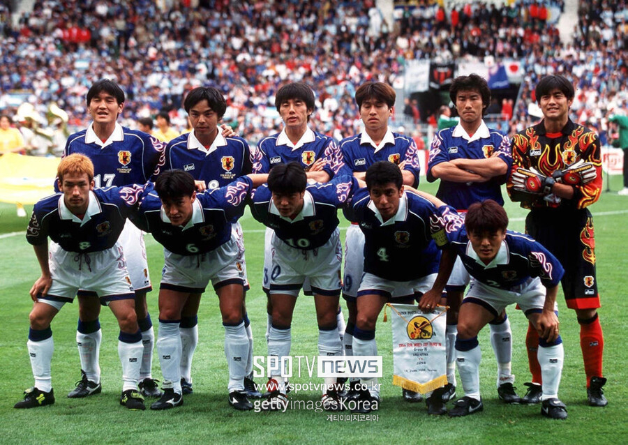▲ 미하라 준 부심은 자신이 17살일 때 일본 축구대표팀이 처음으로 출전한 1998년 프랑스 월드컵이 열려 처음으로 '풋볼'에 관심을 갖기 시작했다. 미하라는 "고등학교 때 동아리 활동을 하지 않아 시간이 많았다. 마침 그때 프랑스 월드컵이 열렸고 일본 대표팀 경기뿐 아니라 여러 경기를 TV로 봤다"면서 "당시 일본 전체가 축구 열기로 뜨거웠다. 정말 재밌는 스포츠라 느꼈고 전 세계에서 이렇게까지 인기가 있는 덴 특별한 이유가 있을 거라 생각했다. 그때부터 축구를 많이 보기 시작했다" 귀띔했다.