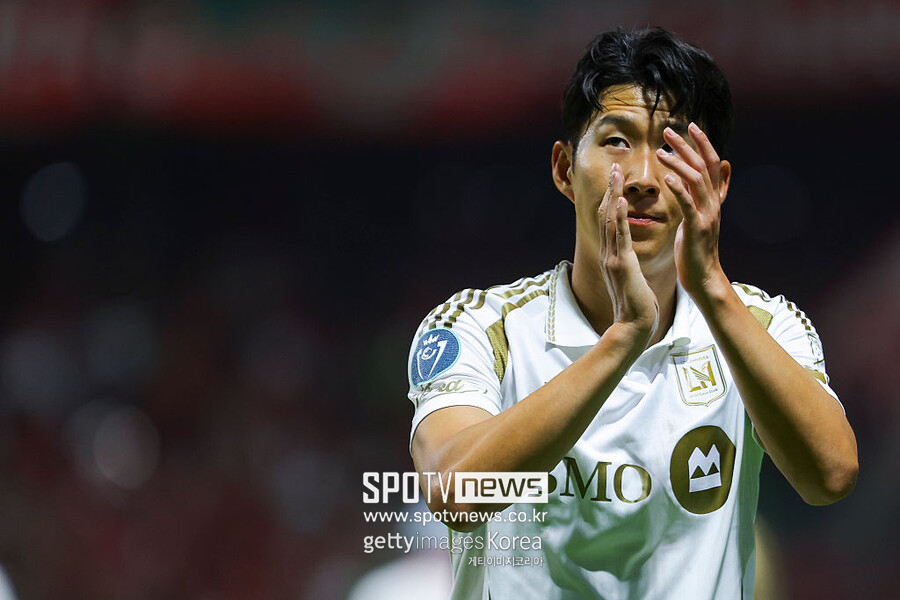 손흥민, 4명 사이 뚫고 번뜩였다! 감아차기+프리킥 살아났지만…LAFC는 전반 0-1 침묵