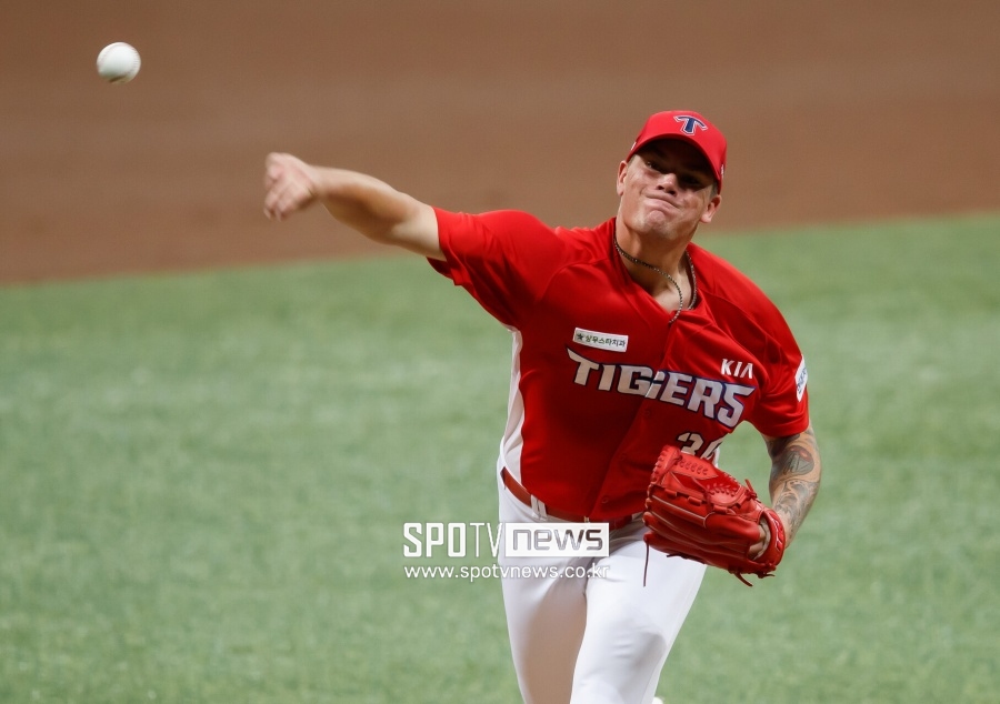 '마약류 밀수·대마초 흡연' KBO 퇴출→ML 복귀전 최악투…볼넷→볼넷→만루홈런, 감독도 질책했다