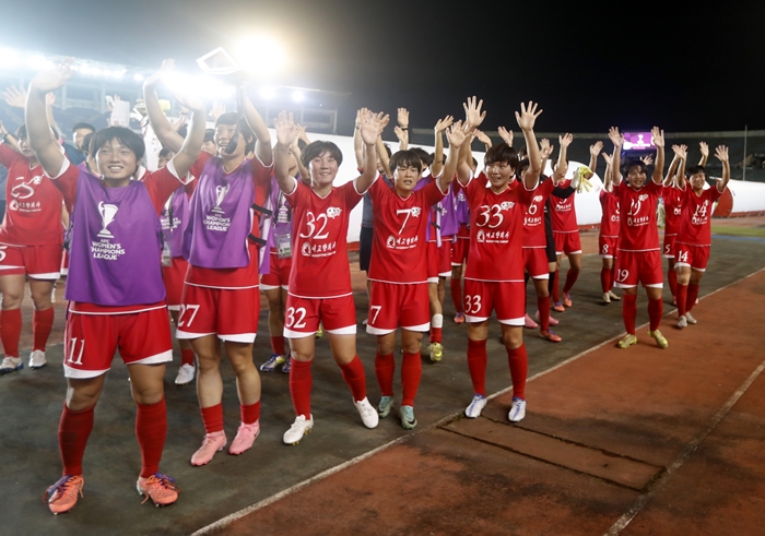 '남북대결' 수원FC위민 응원석 매진…200개 단체 "공동 응원단 결성" → 축구팬 반응은 "친선경기 아냐" 복수 열망!