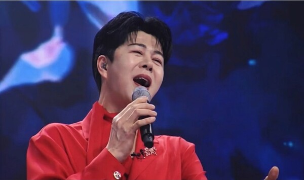 ▲ MBN '무명전설'을 통해 트로트 팬들에게 강렬한 인상을 남긴 이루네. 방송화면 캡처