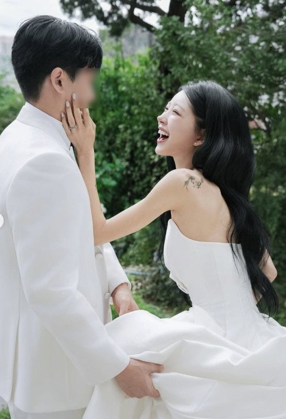 ▲ 최준희가 예비신랑과의 웨딩 화보를 공개했다. 제공| 공식 SNS