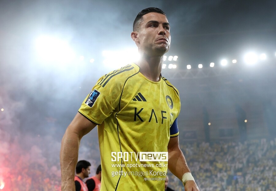 '무관 귀신+최악 매너' 호날두 또 노쇼 패싱, 日에 패하고 존중 무시…ACL2 준우승 → 시상식 불참 라커룸행