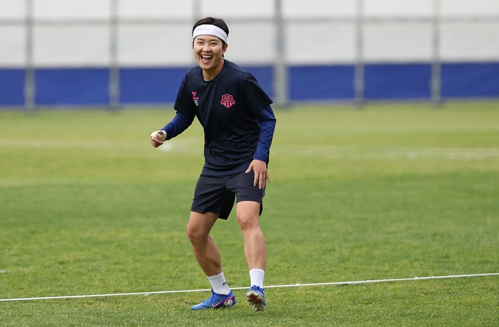'손흥민도 절레절레' 北 축구…욕+발길질 '깡패 축구', 지소연의 수원FC "안 참는다" 맞대응 불붙는다!