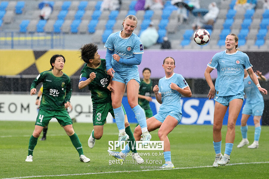 ▲ 호주의 멜버른 시티를 꺾은 일본 여자축구의 명가 도쿄 베르디 벨레자가 아시아 정상으로 향하는 마지막 관문에 가장 먼저 도달했다.