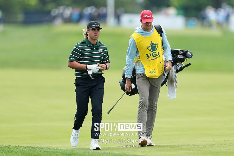 PGA 챔피언십서 '황당 1분 지각'→2벌타…캐디와 동행 끝냈다