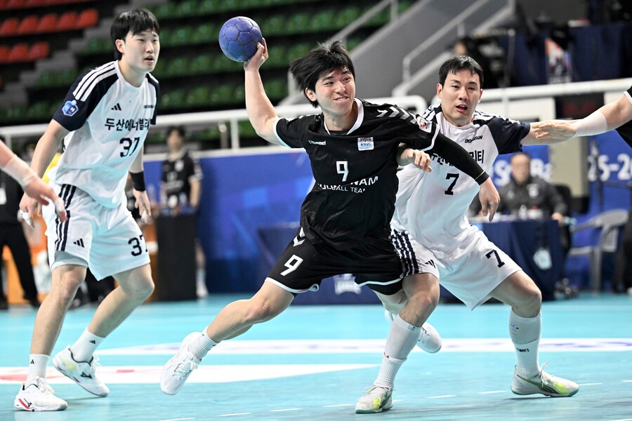 ▲ 남자 핸드볼 충남도청 소속의 육태경 ⓒ 한국핸드볼연맹