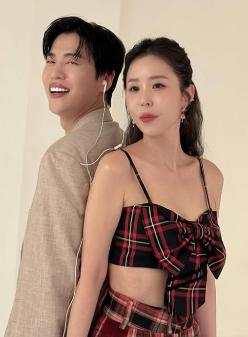 문원, '금 10돈+꽃다발' 선물하자 신지 '울컥'('편스토랑')