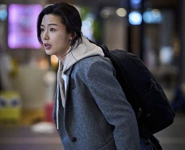 연상호 감독 귀환 통했다! '군체' 박스오피스 독주