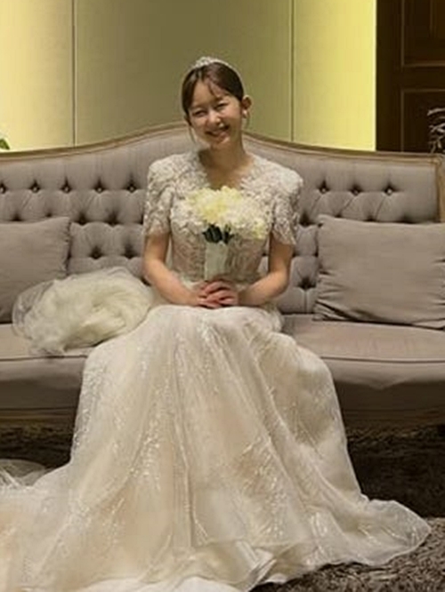 배우 이수빈, '깜짝 결혼' 직접 전했다 "내 편이 되어주는 사람 생겨"[전문]