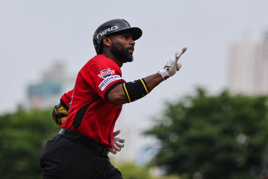 ▲ 카스트로의 부상 대체 외국인 선수로 입단한 아데를린은 막강한 장타력의 매력을 보여주고 있다 ⓒKIA타이거즈