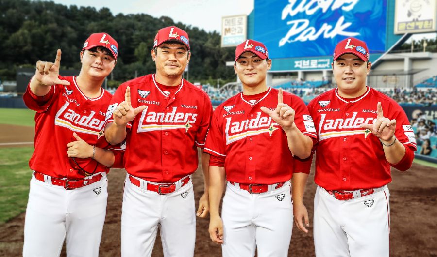 ▲ 지난해 막강한 힘을 뽐냈던 SSG 필승조는 올해 성적이 떨어진 가운데 뭔가의 반전 계기가 필요하다 ⓒSSG랜더스