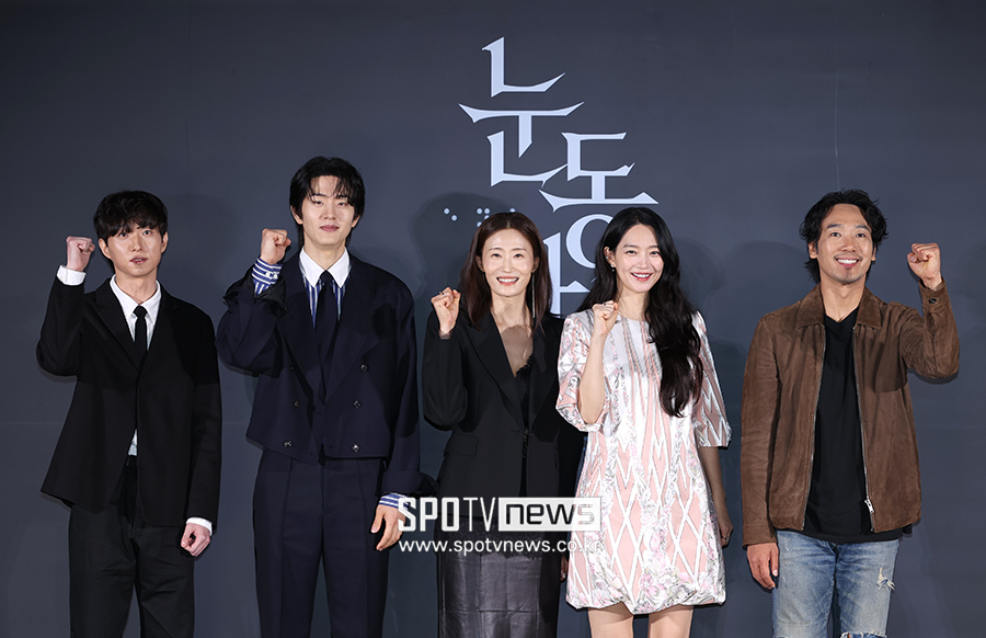 ▲ 염지호 감독 이승룡 김영아 신민아 김남희 ⓒ곽혜미 기자