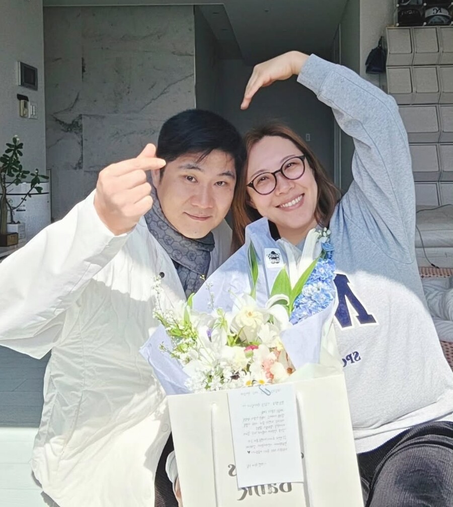 ▲코미디언 이희경이 결혼 10년 만에 임신했다. 출처|이희경 SNS