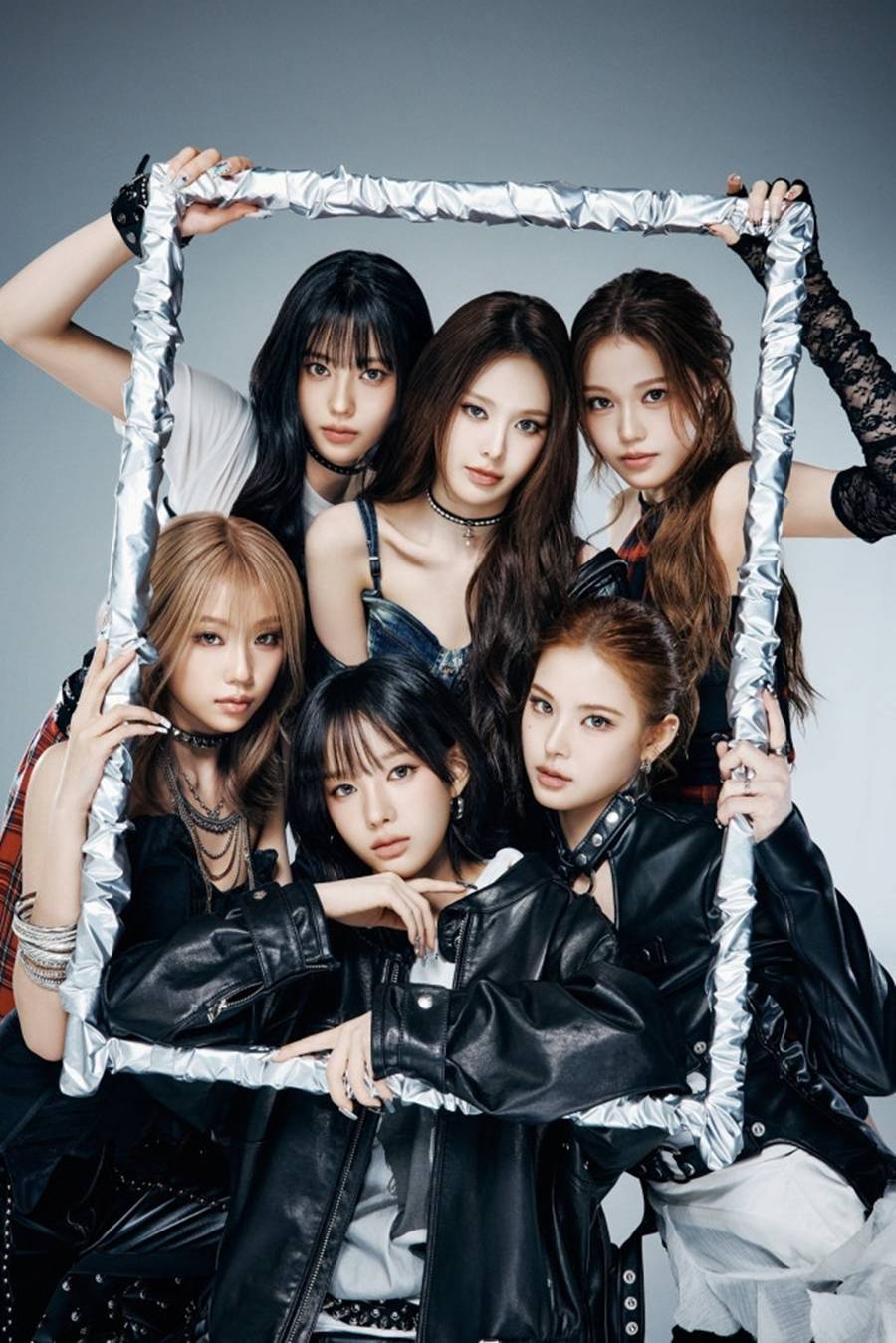 ▲ 이즈나. 제공| 웨이크원