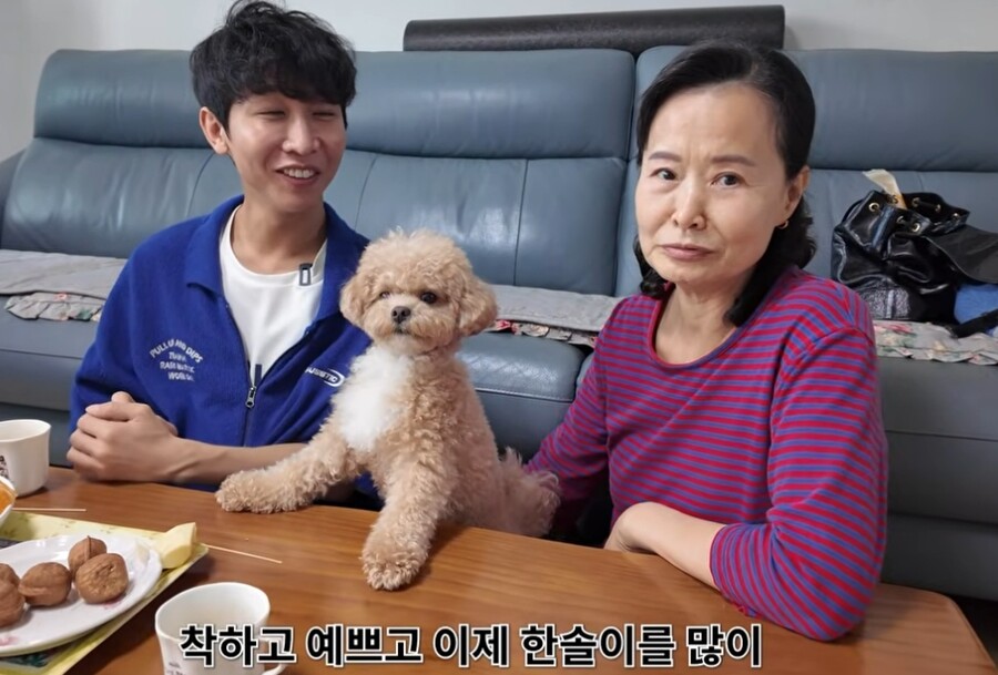 ▲ 김한솔의 가족이 그의 여자친구에게 호의적인 반응을 보이며 결혼까지 언급해 눈길을 끌었다. 출처|유튜브 채널 '원샷한솔'