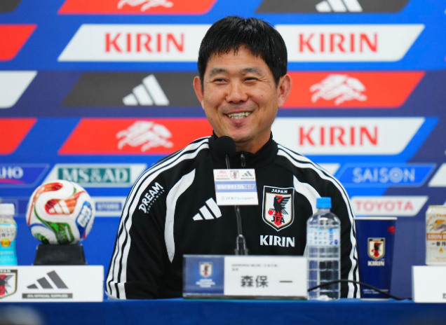 ▲ 모리야스 하지메 감독은 “일본이 월드컵에서 승리할 확률을 1%라도 높이기 위해 일본 축구의 모든 역량을 결집해 최고의 결과를 만들어내겠다”며 북중미로 떠나기 전 단단한 출사표를 적어 올렸다. ⓒ 일본 '닛칸스포츠'