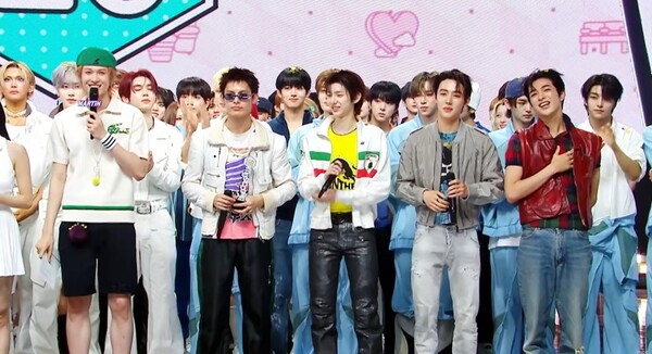 ▲ 30일 방송된 MBC '쇼! 음악중심'에서 '레드레드'로 1위를 차지한 코르티스. 방송화면 캡처