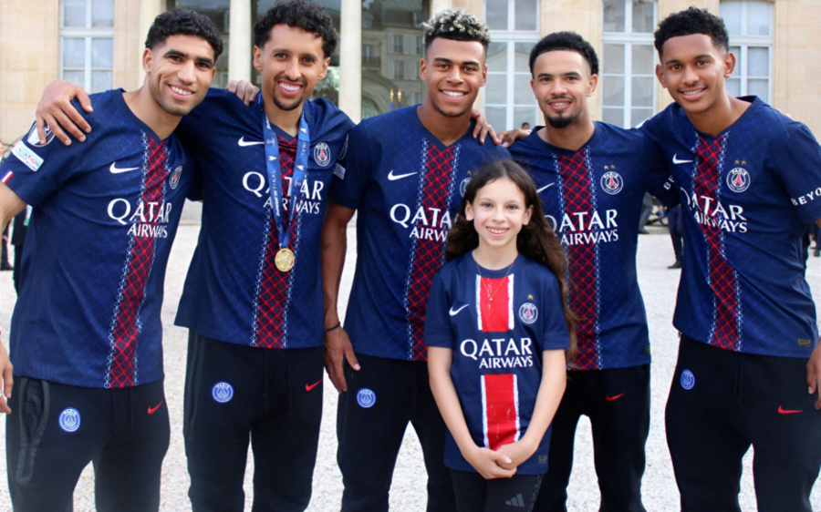 "최루가스에 숨도 못 쉬었다" 희귀병 앓는 12살 PSG 팬의 악몽…48시간 뒤 기적 같은 반전→구단 특별 초청에 선수단·대통령 만남 "또 컸구나" 캡틴도 감동 한마디