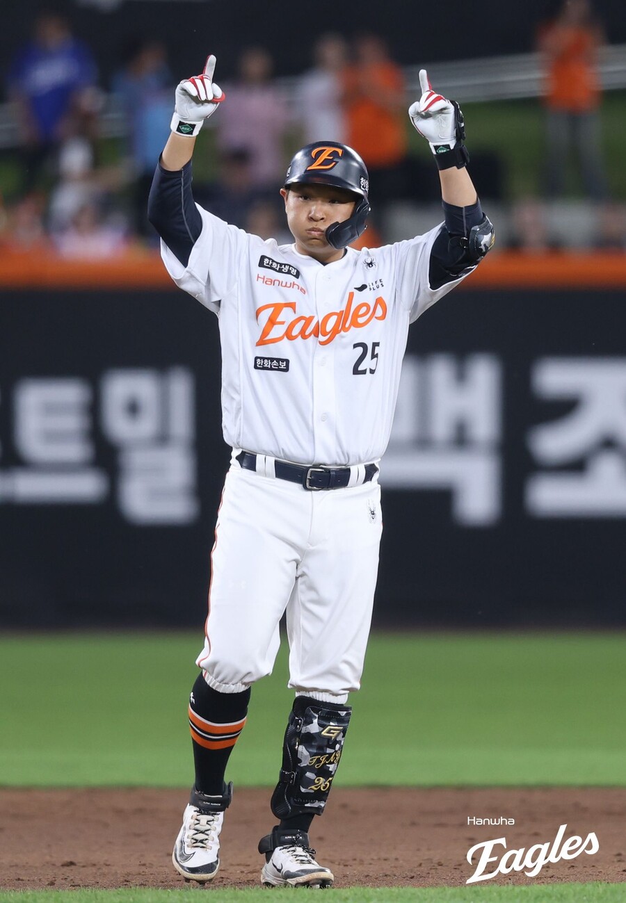 언제 타율 3할3푼 오른거야? 한화 1번타자로 파격 승진…김경문 "재능이 있는 선수다" 칭찬