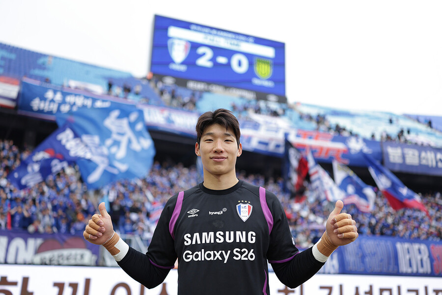 [오피셜] 이정효의 수원, 골문 안정감 커졌다…'임대 GK' 김준홍, 완전 영입 확정
