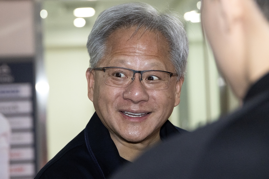 젠슨 황 출격 임박! 시구 지도 이 선수가 맡는다…"정말 궁금하네요" 엔비디아로 물든 잠실