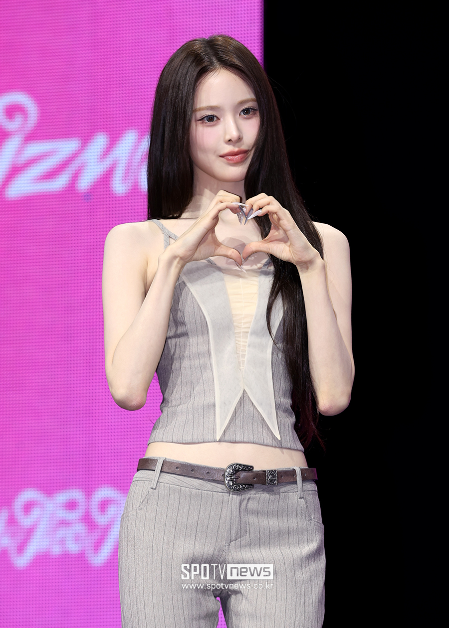 [포토S] 이즈나 방지민, '말라도 너무 말랐어'