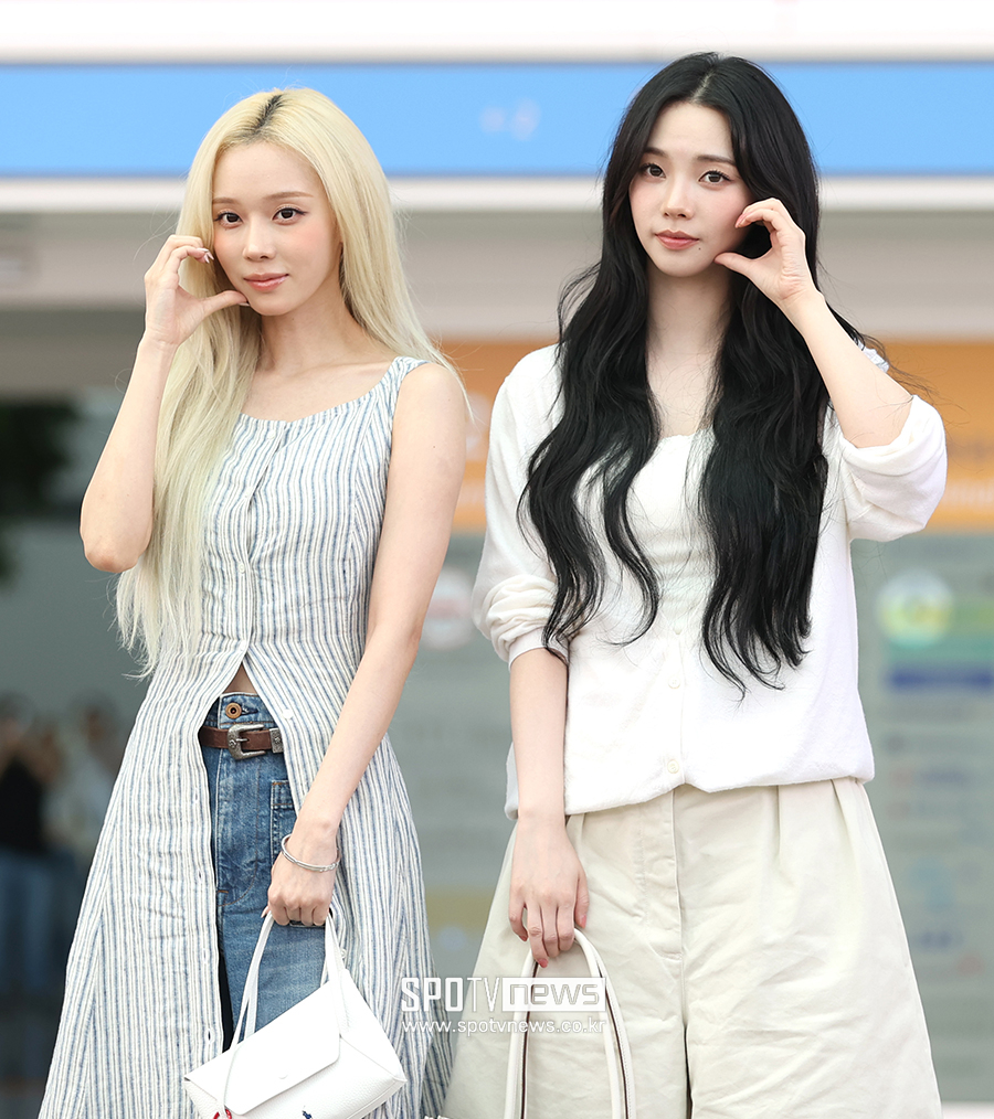 [포토S] 윈터-카리나, '태극전사들 응원하러 가요!'