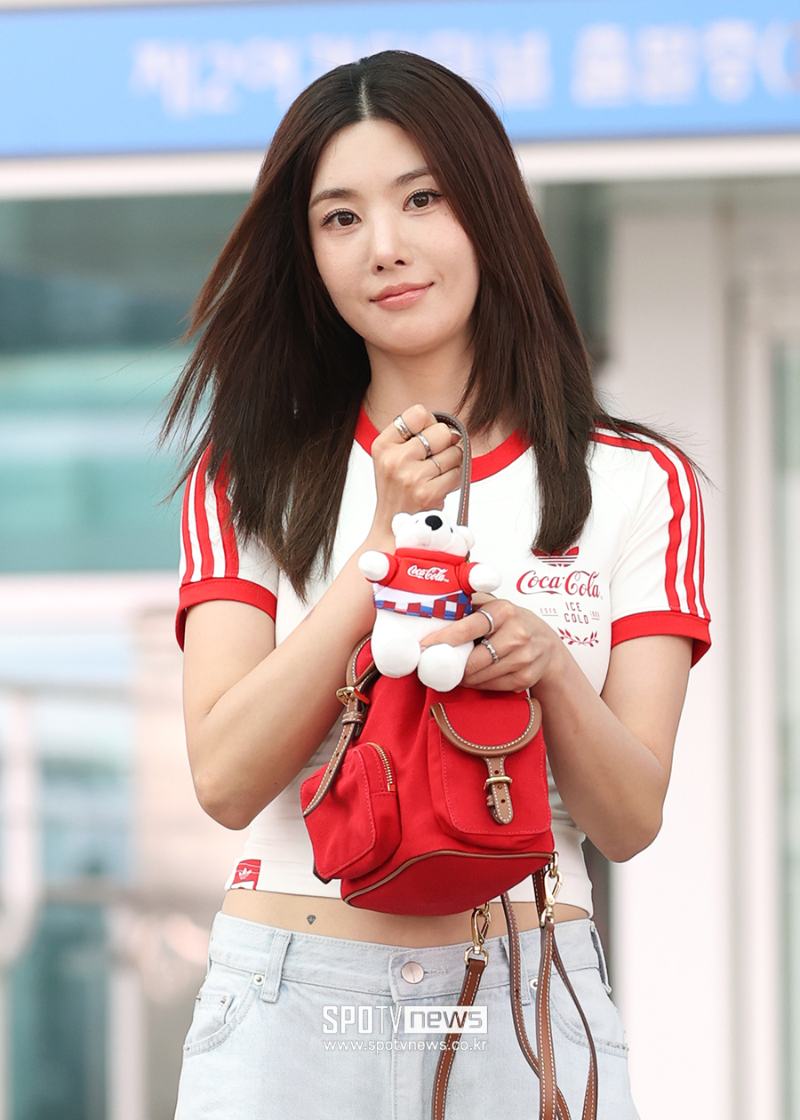 [포토S] 권은비, '월드컵 응원하러 멕시코로 출국!'