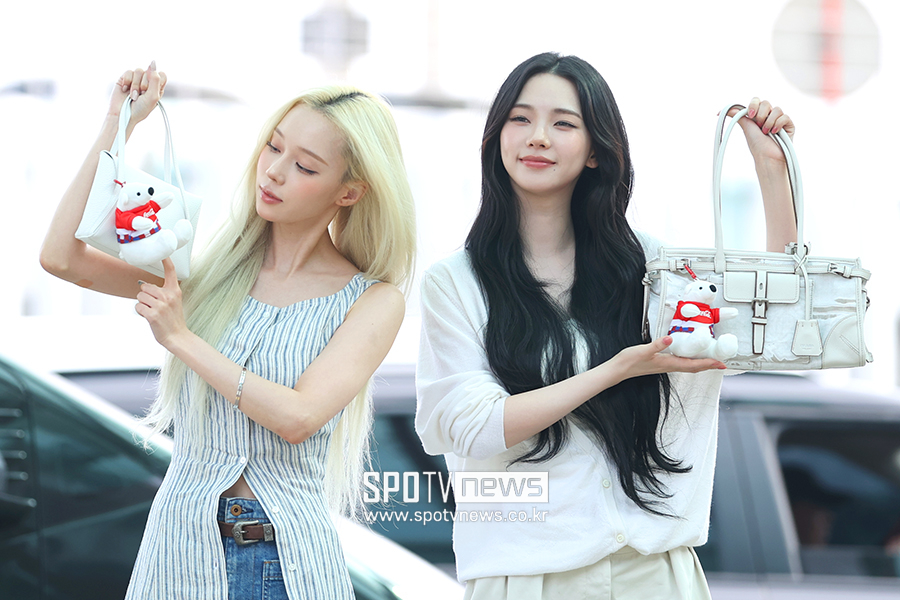 [포토S] 윈터-카리나, '귀여워~'