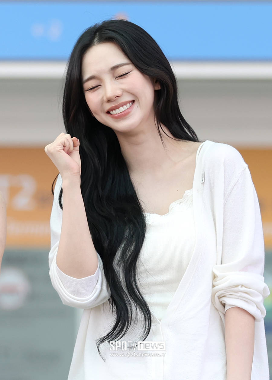[포토S] 빵 터진 카리나