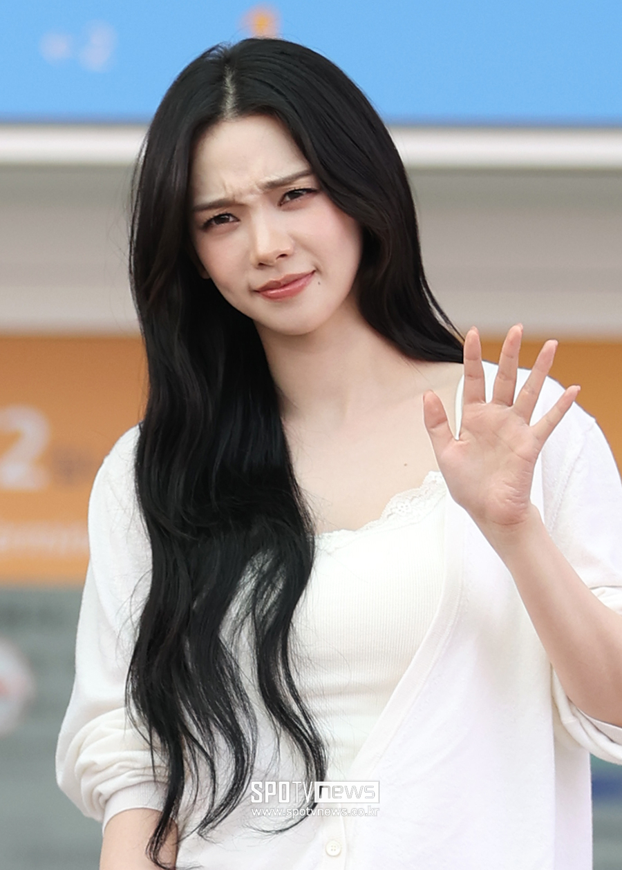 [포토S] 카리나, '인상 써도 귀여워'