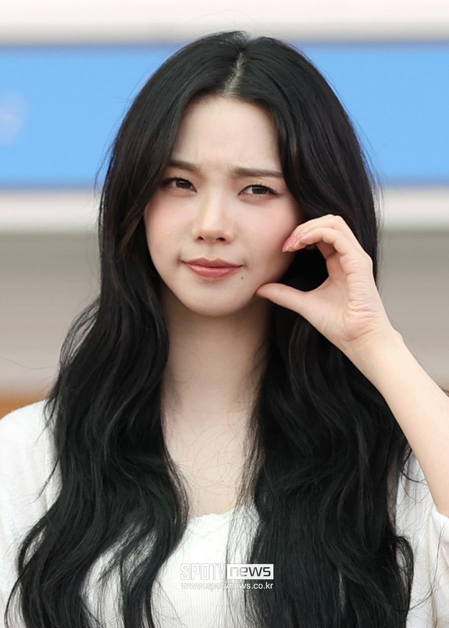[포토S] 카리나, '알레르기 때문에 인상을..'