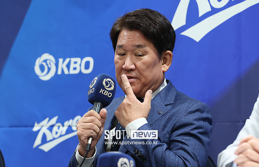 [포토S] 생각에 잠긴 조계현 전력강화위원장