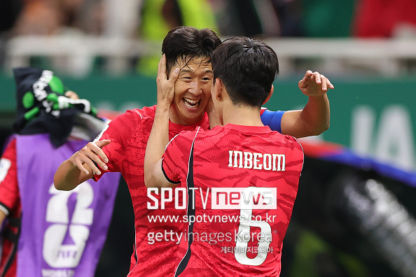 [현장 REVIEW] ‘오현규 미친 역전골’ 홍명보호, 죽다 살아났다…체코에 2-1 역전승 ‘32강 진출 파란불’