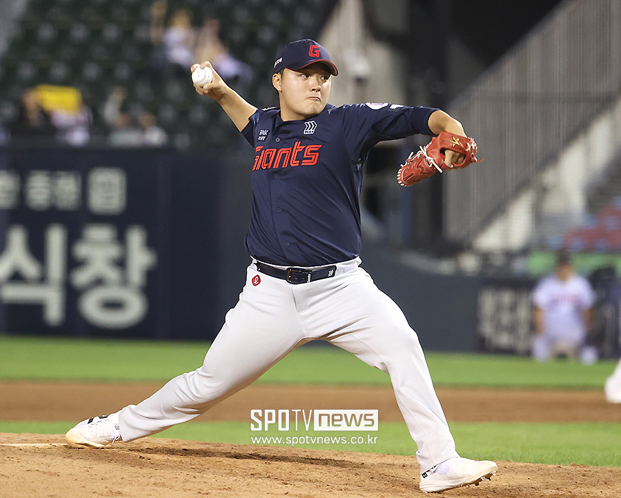 [포토S] 역투하는 김창훈