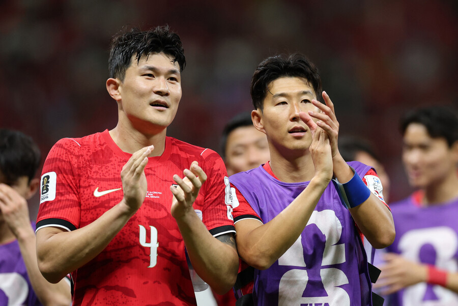 ▲ 로이터 통신은 "한국의 아름다운 축구가 체코의 힘을 앞세운 축구를 넘어섰다. 이날 멕시코 과달라하라 스타디움에선 '미녀와 야수' 같은 이야기가 펼쳐졌다"며 영예와 실리를 두루 거머쥔 홍명보호 경기력을 찬사했다. ⓒ 연합뉴스 / REUTERS