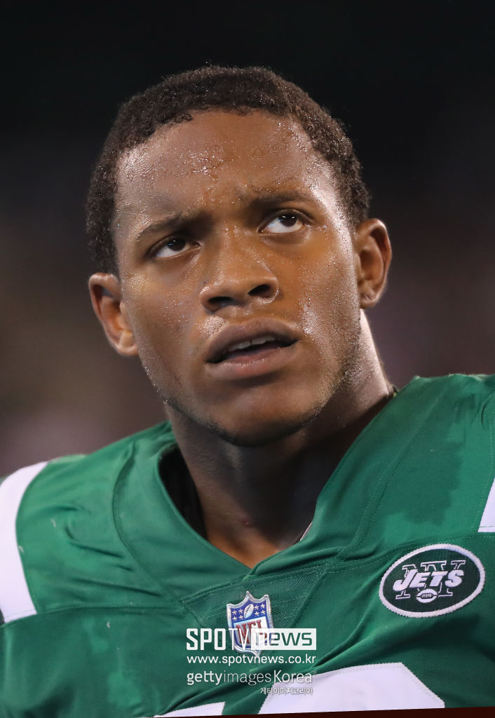 충격 "사형 선고 가능"…'연인 살해 혐의' 전 NFL 선수 체포 기소